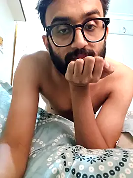 Snapshot of love4shownude chatting on October 19, 2025, 4:04 am love4shownude online show from October 19, 2025, 4:04 am