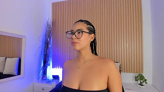 GenesisRuiz online show from April 14, 2026, 12:21 pm