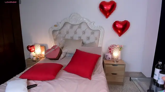 Anna Caruso online show from February 12, 2025, 10:59 pm