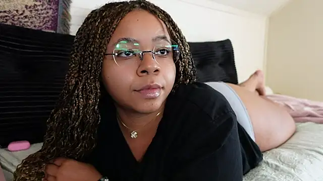 Snapshot of -khayaparker chatting on July 6, 2026, 7:38 pm -khayaparker online show from July 6, 2026, 7:38 pm