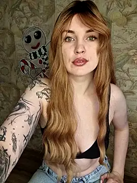 Snapshot of LazyTanukii chatting on December 14, 2025, 6:41 am LazyTanukii online show from December 14, 2025, 6:41 am