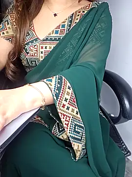 Snapshot of aliyaah_singh chatting on March 17, 2025, 9:02 pm aliyaah singh online show from March 17, 2025, 9:02 pm