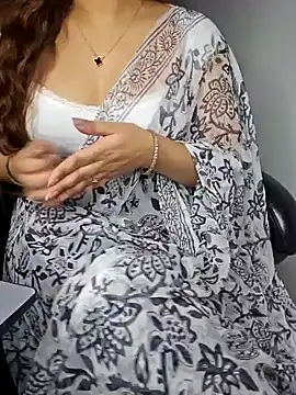 Snapshot of aliyaah_singh chatting on February 3, 2025, 8:35 pm aliyaah singh online show from February 3, 2025, 8:35 pm