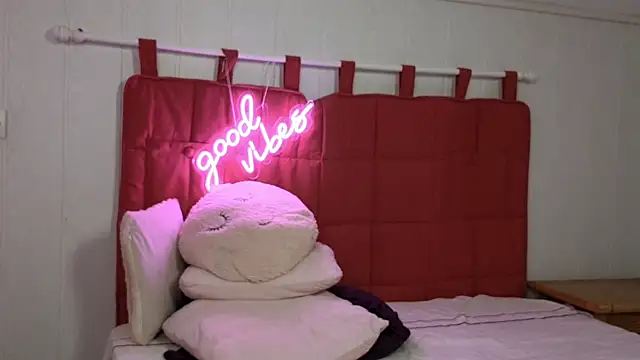 TiffanyDollxxx online show from September 30, 2025, 8:48 pm