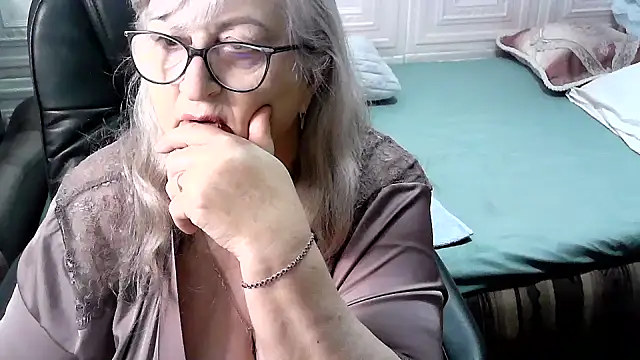 Snapshot of LolkaAlyss chatting on January 14, 2026, 8:18 am LolkaAlyss online show from January 14, 2026, 8:18 am