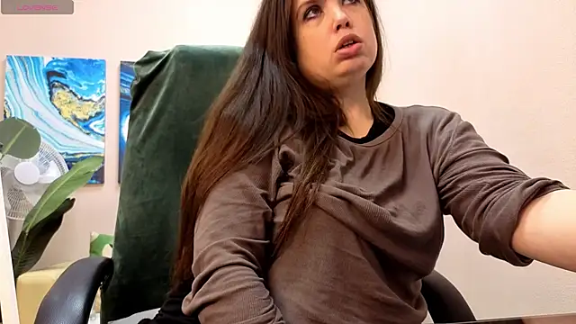 Snapshot of BattyMoll chatting on October 22, 2025, 3:11 pm BattyMoll online show from October 22, 2025, 3:11 pm