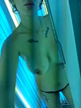 Snapshot of blowstarxxx chatting on December 15, 2025, 6:03 pm blowstarxxx online show from December 15, 2025, 6:03 pm