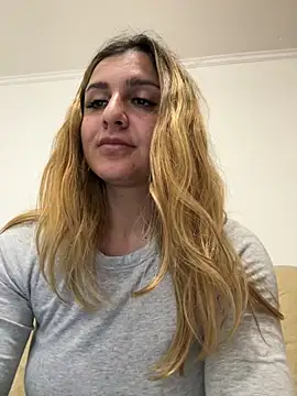 Snapshot of NicolePlay chatting on April 29, 2026, 9:10 pm NicolePlay online show from April 29, 2026, 9:10 pm