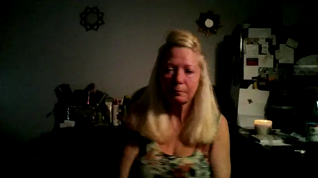 XTRAHORNYONE online show from October 17, 2025, 1:42 am