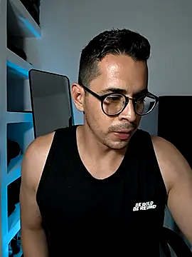 Snapshot of towers_j chatting on September 22, 2025, 11:22 pm towers j online show from September 22, 2025, 11:22 pm