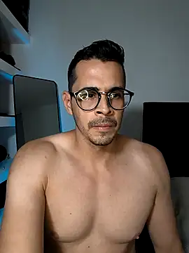 Snapshot of towers_j chatting on September 25, 2025, 11:33 pm towers j online show from September 25, 2025, 11:33 pm