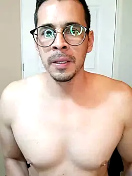 Snapshot of towers_j chatting on March 19, 2025, 11:47 pm towers j online show from March 19, 2025, 11:47 pm