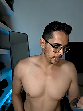 Snapshot of towers_j chatting on September 27, 2025, 9:54 pm towers j online show from September 27, 2025, 9:54 pm