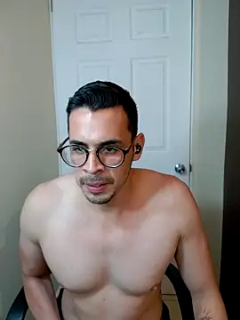 Snapshot of towers_j chatting on March 7, 2025, 11:27 pm towers j online show from March 7, 2025, 11:27 pm