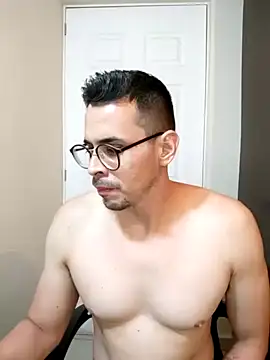 Snapshot of towers_j chatting on February 27, 2025, 12:25 am towers j online show from February 27, 2025, 12:25 am