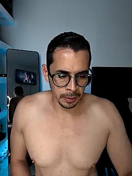 Snapshot of towers_j chatting on October 29, 2025, 7:24 pm towers j online show from October 29, 2025, 7:24 pm