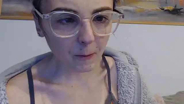 cleophee online show from February 9, 2026, 6:44 am