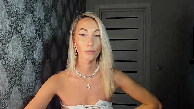 Snapshot of StarryHanna chatting on December 4, 2025, 8:19 pm StarryHanna online show from December 4, 2025, 8:19 pm