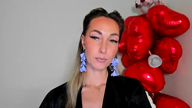 Snapshot of StarryHanna chatting on February 19, 2026, 7:22 pm StarryHanna online show from February 19, 2026, 7:22 pm