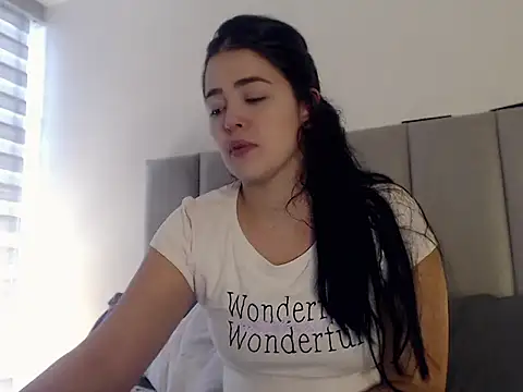 Aleska  Bell online show from December 5, 2025, 8:28 pm