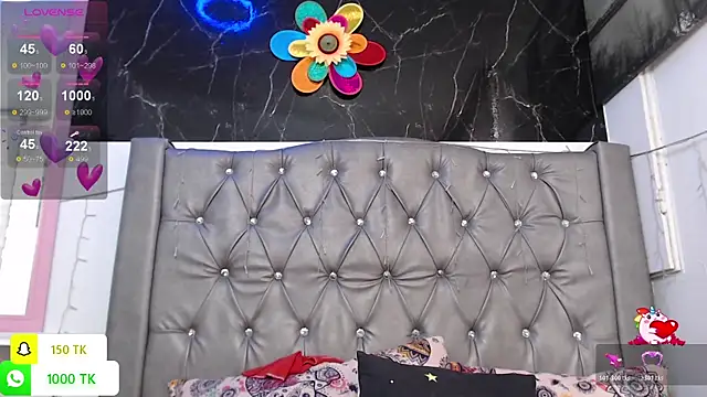 LAILAGUMMY online show from December 19, 2025, 2:08 pm