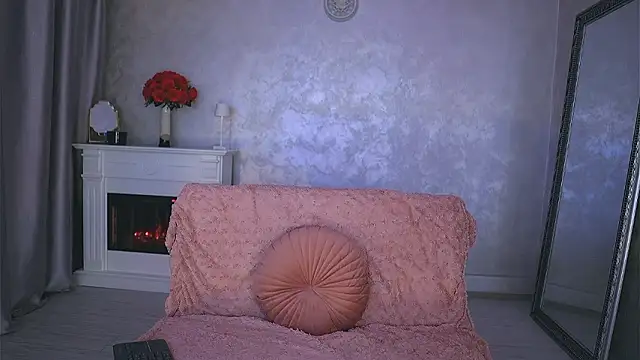 Snapshot of Michelle90u chatting on March 10, 2026, 10:36 pm Michelle90u online show from March 10, 2026, 10:36 pm