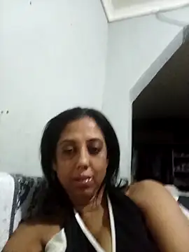 Mahi4luv online show from April 18, 2026, 10:32 pm