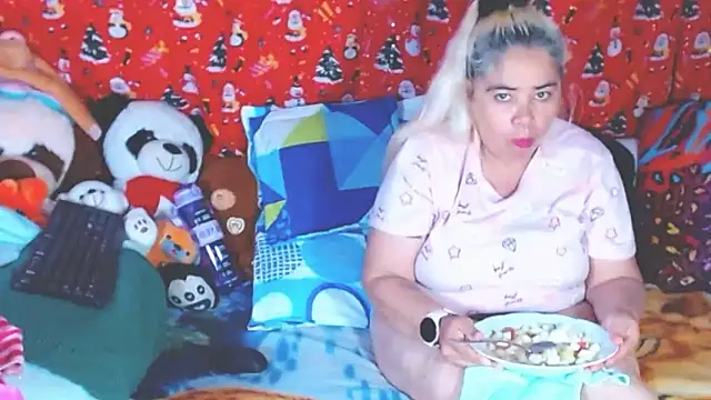 estrellita fugaz16x online show from January 15, 2026, 3:54 am