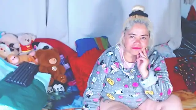 estrellita fugaz16x online show from December 5, 2025, 10:25 am