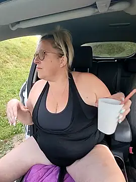 winniess40 online show from April 18, 2026, 3:03 pm