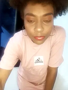 thaimy  online show from October 14, 2025, 11:47 pm