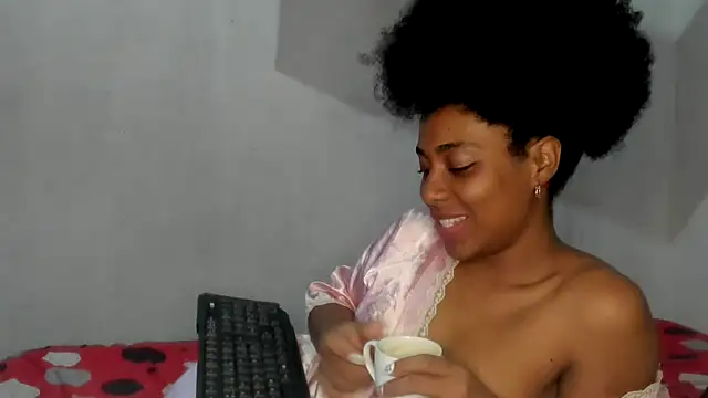 thaimy  online show from September 19, 2025, 11:31 pm