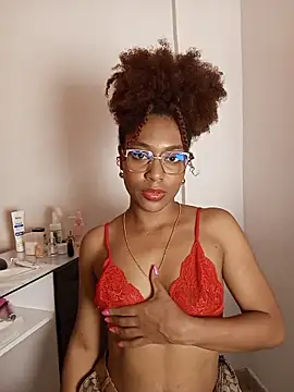 thaimy  online show from March 11, 2026, 2:38 am