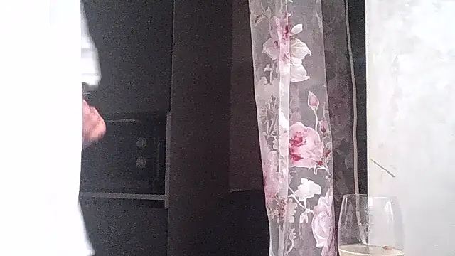 JulianaGold1 online show from September 11, 2025, 3:23 pm