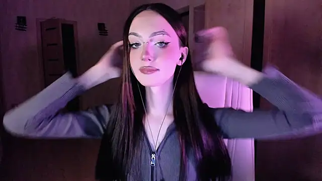 Alice  Aris online show from October 2, 2025, 3:48 pm