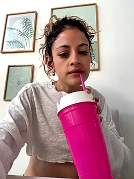 alana15 online show from November 12, 2025, 12:31 pm