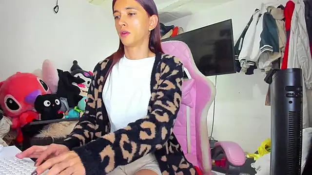 Snapshot of Lawrncesofiets chatting on November 2, 2025, 4:23 pm Lawrncesofiets online show from November 2, 2025, 4:23 pm