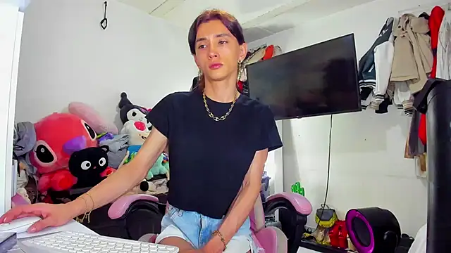 Snapshot of Lawrncesofiets chatting on October 29, 2025, 7:35 pm Lawrncesofiets online show from October 29, 2025, 7:35 pm