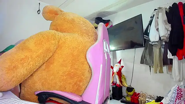 Snapshot of Lawrncesofiets chatting on November 17, 2025, 4:22 pm Lawrncesofiets online show from November 17, 2025, 4:22 pm