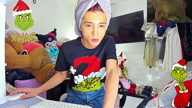 Snapshot of Lawrncesofiets chatting on December 1, 2025, 5:03 pm Lawrncesofiets online show from December 1, 2025, 5:03 pm