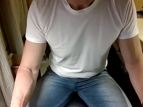 Snapshot of mariohurt101 chatting on January 9, 2026, 9:33 pm mariohurt101 online show from January 9, 2026, 9:33 pm