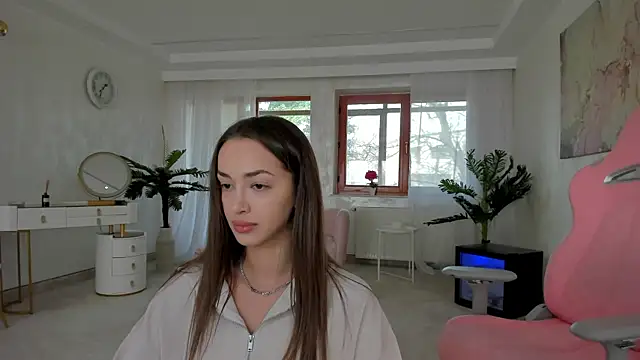 TiffanyHouston  online show from March 12, 2025, 6:51 am