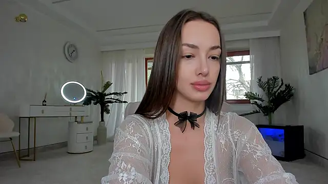 TiffanyHouston  online show from March 17, 2025, 11:00 am