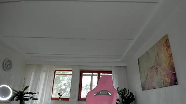 TiffanyHouston  online show from March 17, 2025, 2:01 pm