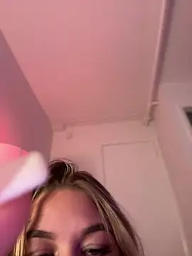 Snapshot of chloetease chatting on December 7, 2024, 3:09 am chloetease online show from December 7, 2024, 3:09 am