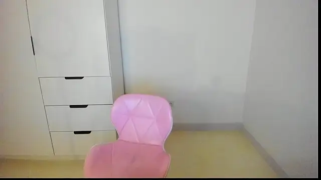 MiaStripDance online show from January 14, 2026, 8:34 pm