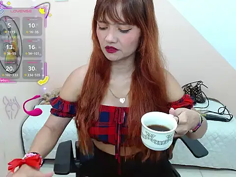 miss tinnymafe online show from September 26, 2025, 4:08 am