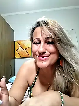 Snapshot of vivifernades chatting on December 21, 2024, 11:44 am vivifernades online show from December 21, 2024, 11:44 am