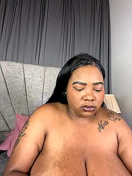 Snapshot of angelGgold chatting on November 20, 2025, 12:17 pm angelGgold online show from November 20, 2025, 12:17 pm