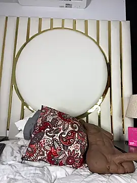 Snapshot of angelGgold chatting on February 4, 2026, 11:49 am angelGgold online show from February 4, 2026, 11:49 am